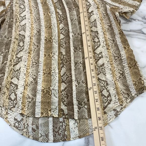 Equipment Femme Silk Blouse Womens Size Small Cream Tan Snakeskin Print Pullover - Picture 9 of 10